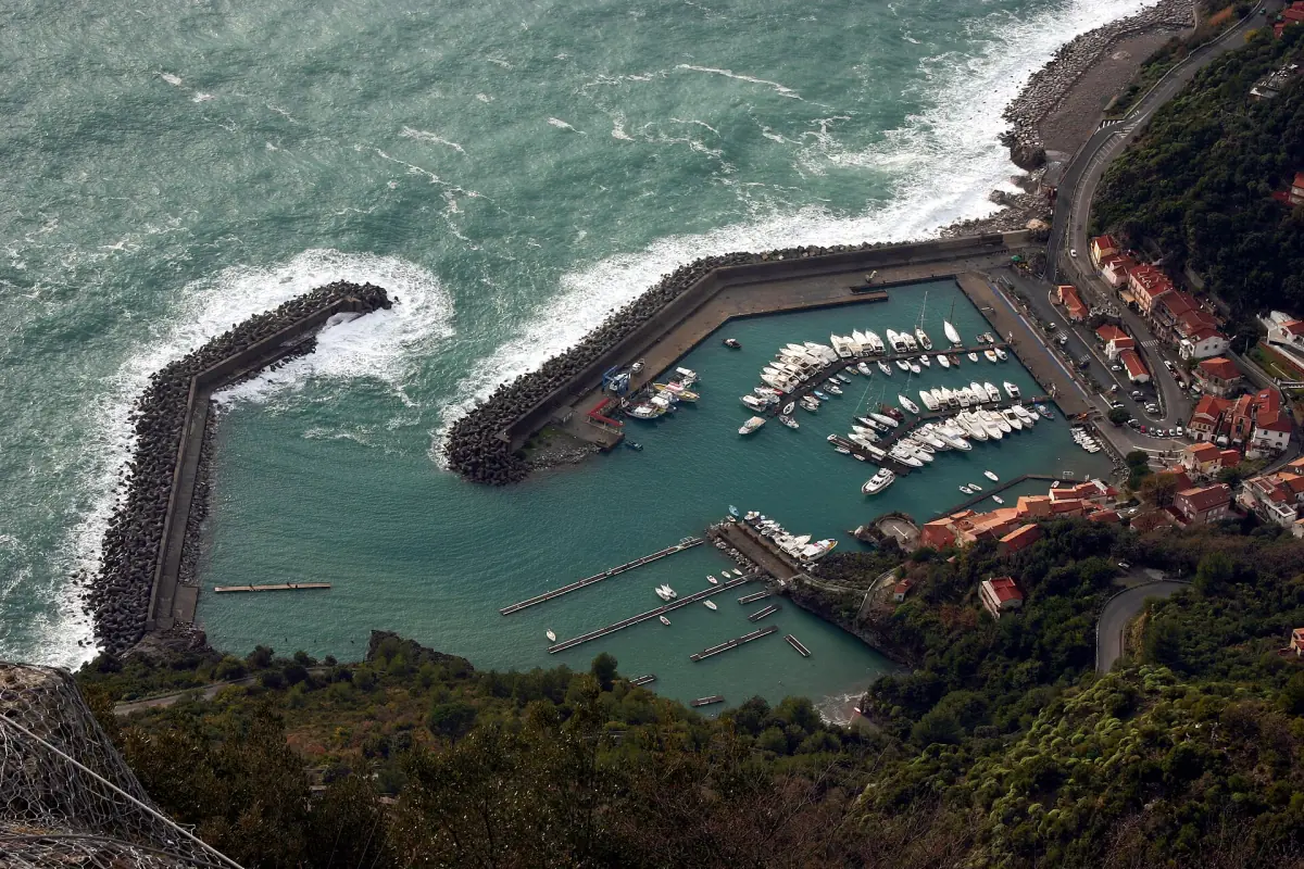 Der Hafen von Maratea von oben